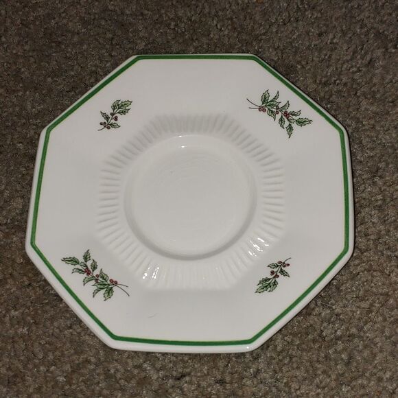 Nikko  Christmas Tea Cup and Saucer - Picture 3 of 9